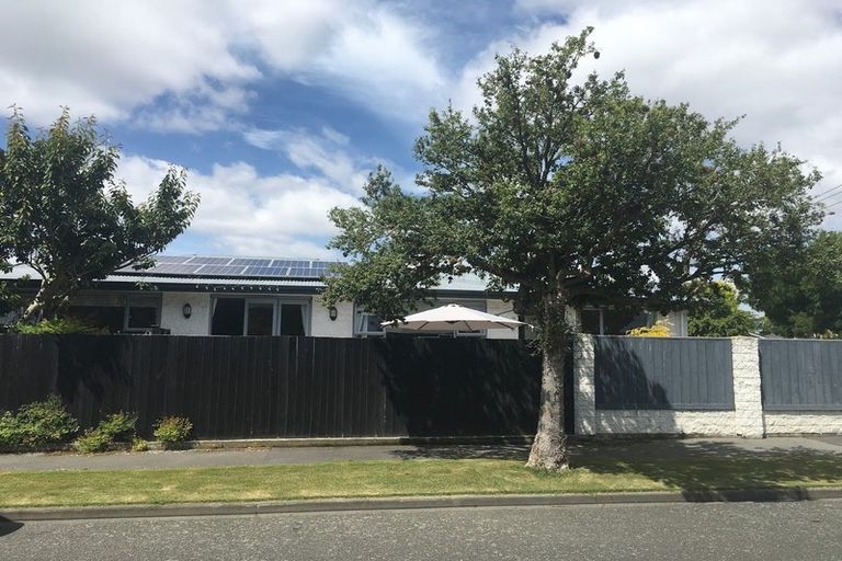 Photo of property in 2 Dunbarton Street, Redwood, Christchurch, 8051