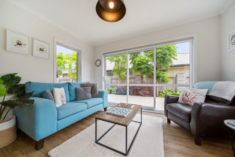 Photo of property in 7d Royal Heights, Glen Avon, New Plymouth, 4312