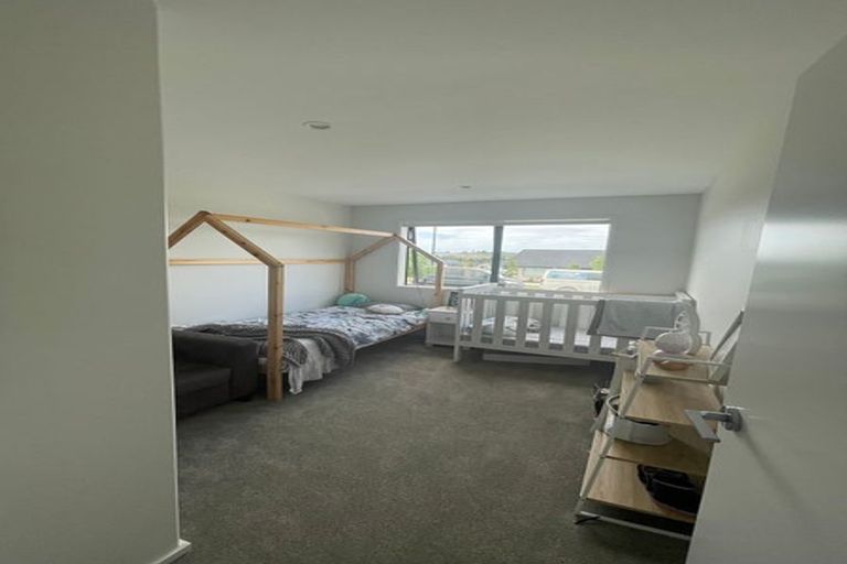 Photo of property in 31 Siren Street, Wainui, 0932