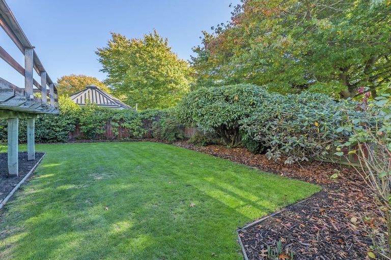 Photo of property in 2/20 Gunns Crescent, Cashmere, Christchurch, 8022