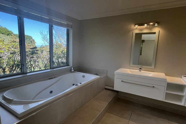 Photo of property in 71 Winara Avenue, Waikanae, 5036