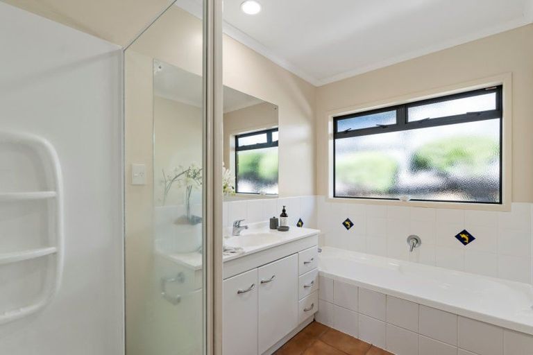 Photo of property in 11 Hawk Place, Welcome Bay, Tauranga, 3112