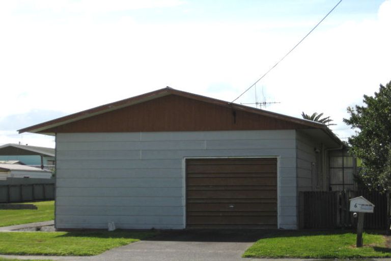 Photo of property in 6 Cornfoot Street, Castlecliff, Whanganui, 4501