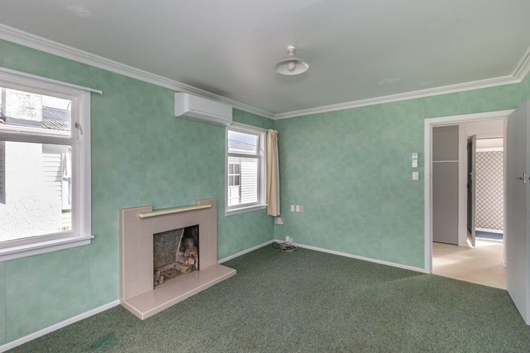 Photo of property in 17 Karaka Crescent, Levin, 5510