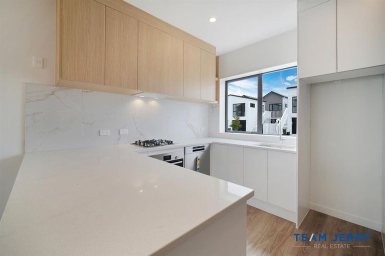 Photo of property in 35 Survila Street, Papakura, 2110