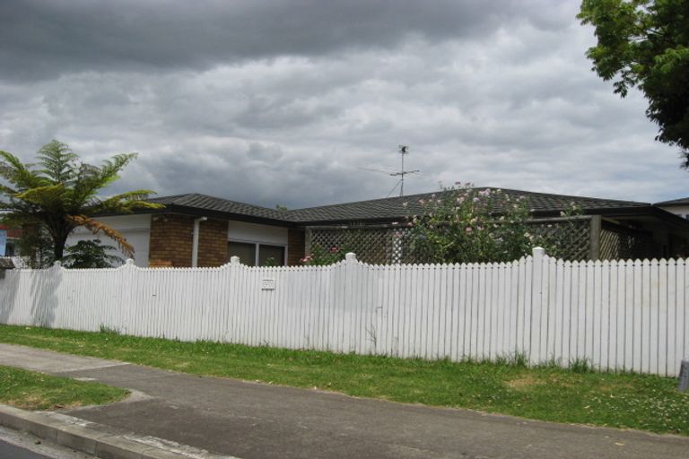 Photo of property in 2/1 Church Road, Mangere Bridge, Auckland, 2022