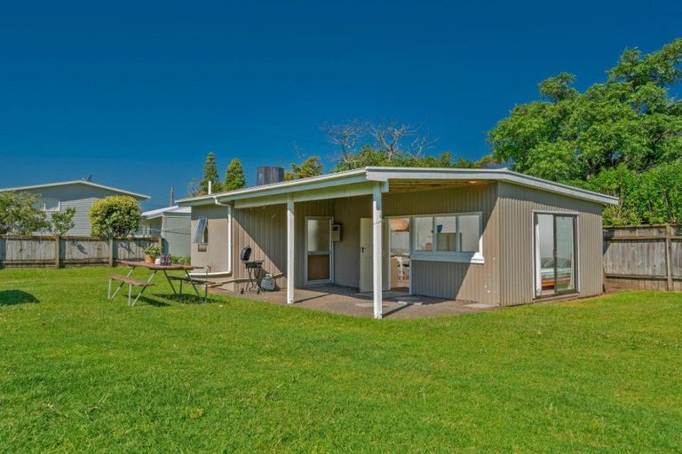 Photo of property in 21 Dawn Avenue, Hahei, Whitianga, 3591