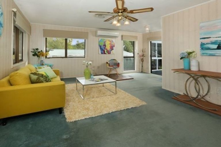 Photo of property in 565 Swanson Road, Ranui, Auckland, 0612