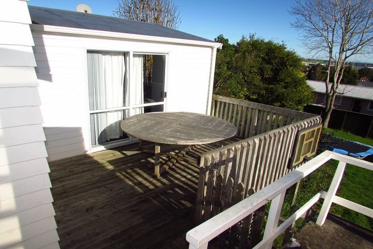 Photo of property in 6 Riverhills Avenue, Pakuranga Heights, Auckland, 2010