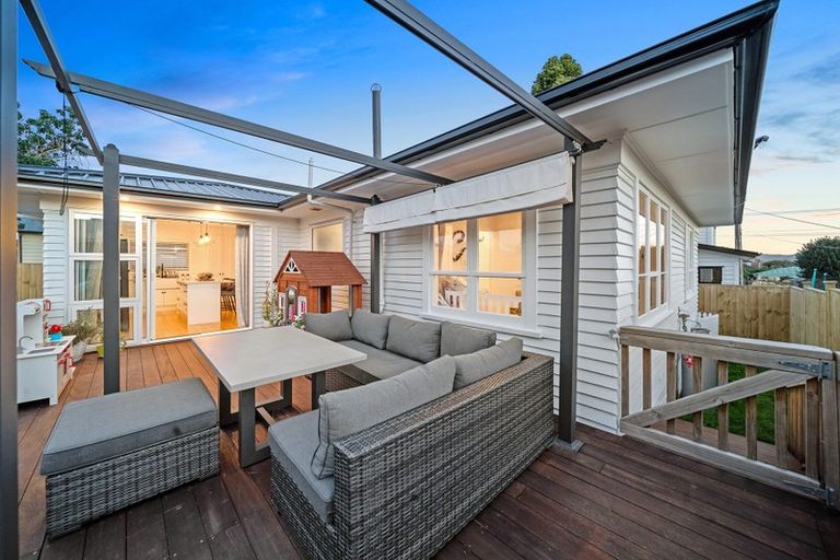 Photo of property in 83b Taikata Road, Te Atatu Peninsula, Auckland, 0610