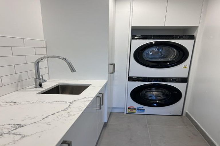 Photo of property in 216 The Parade, Island Bay, Wellington, 6023