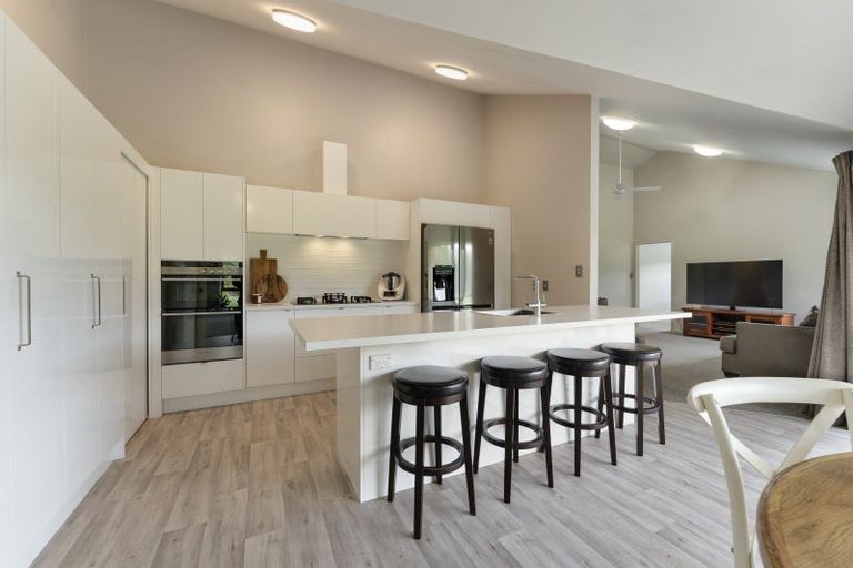 Photo of property in 94a Springvale Road, Clyde, Alexandra, 9391