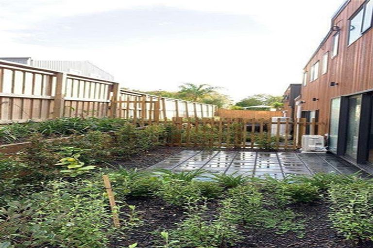 Photo of property in 21b Chippendale Crescent, Birkdale, Auckland, 0626