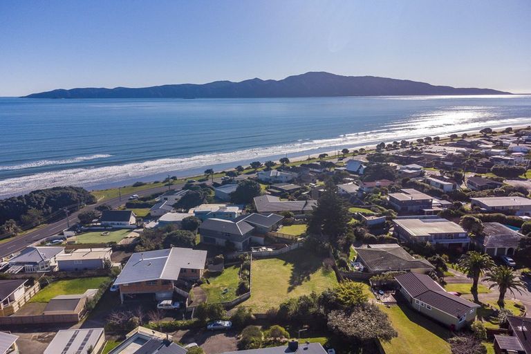 Photo of property in 48a Wharemauku Road, Raumati Beach, Paraparaumu, 5032