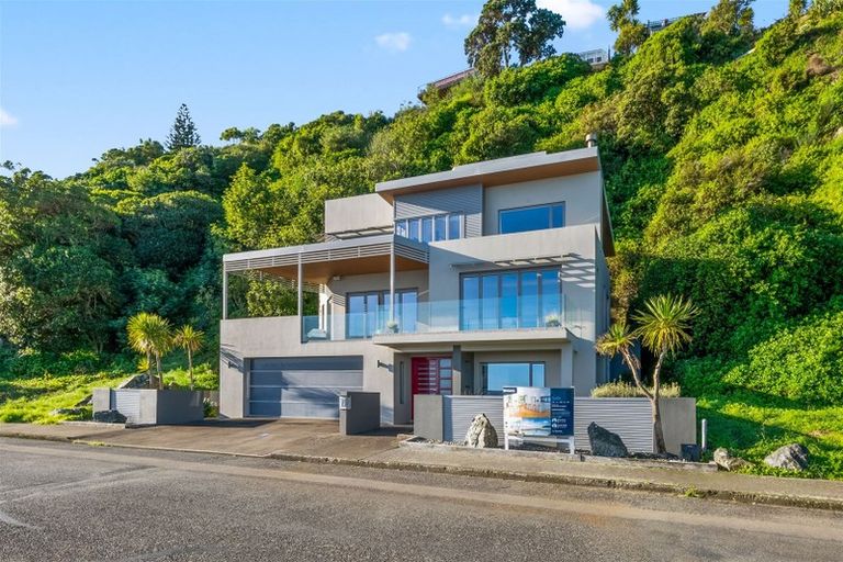 Photo of property in 73 Moana Road, Plimmerton, Porirua, 5026