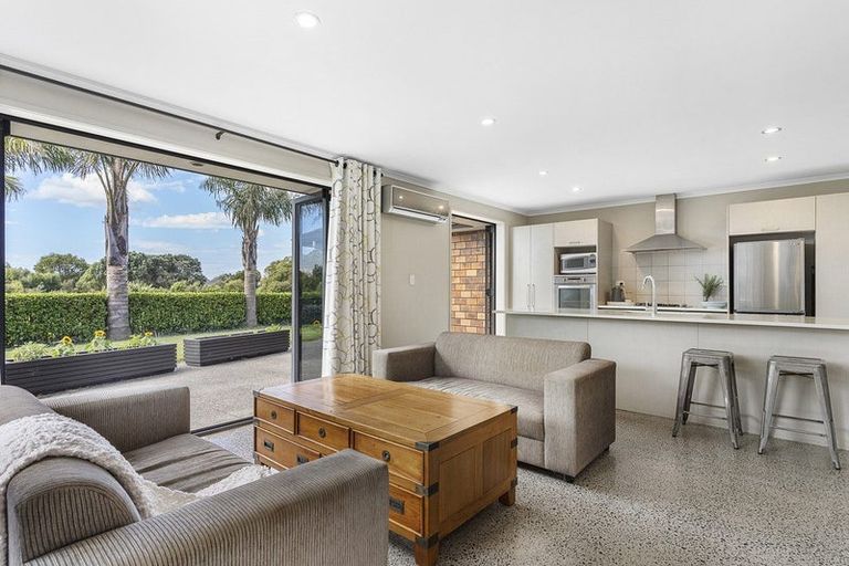 Photo of property in 32 Carrington Drive, Papamoa Beach, Papamoa, 3118