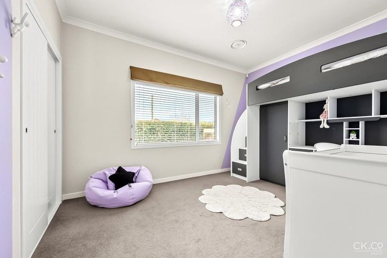 Photo of property in 21 Pempsey Street, Silverstream, Upper Hutt, 5019