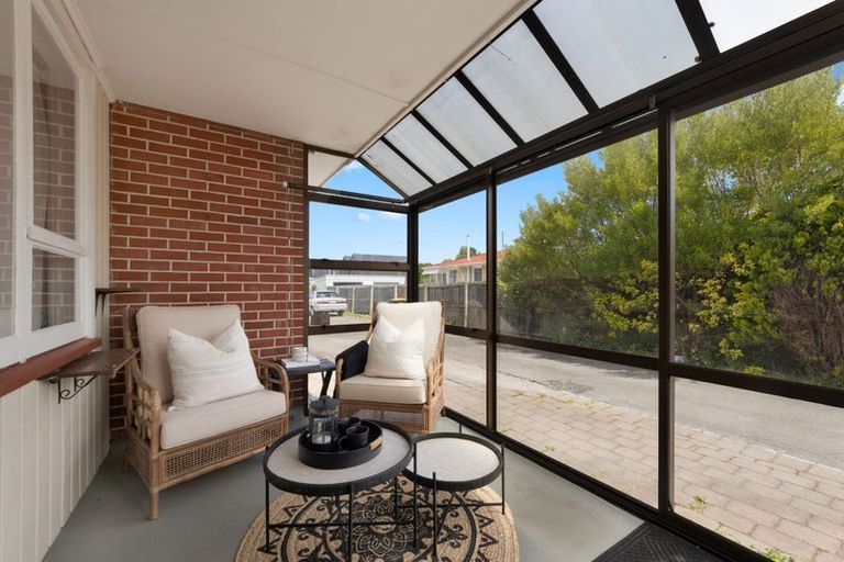 Photo of property in 2/42 North Avon Road, Richmond, Christchurch, 8013