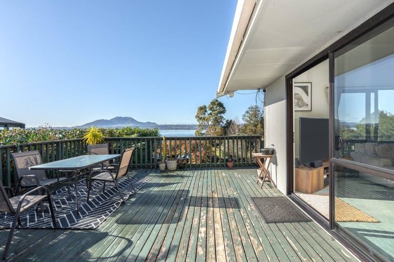 Photo of property in 1 Ewing Grove, Acacia Bay, Taupo, 3330