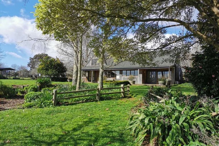 Photo of property in 156 Oira Road, Karaka, Drury, 2578