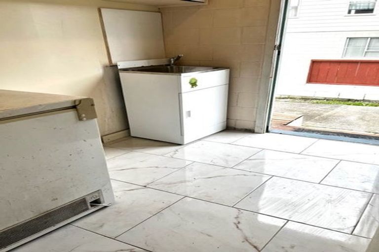 Photo of property in 37 Awaruku Road, Torbay, Auckland, 0630