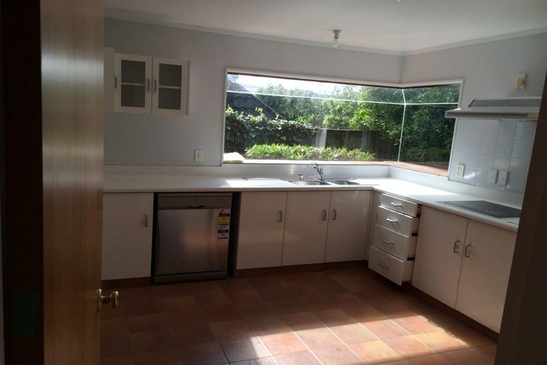 Photo of property in 6 Ellwood Place, Churton Park, Wellington, 6037