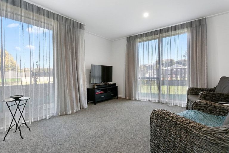 Photo of property in 1 Ada Close, Cambridge, 3434