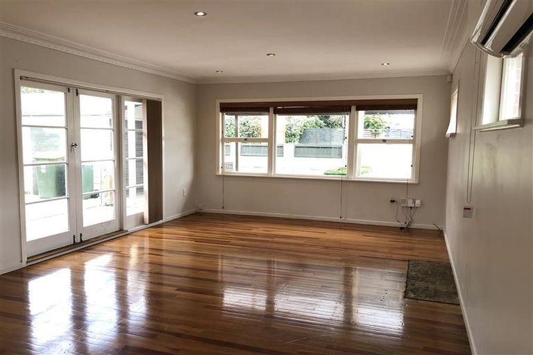 Photo of property in 57 Hutchinsons Road, Bucklands Beach, Auckland, 2014