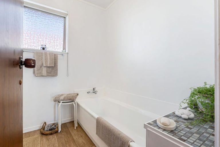Photo of property in 2/438 Hibiscus Coast Highway, Orewa, 0931