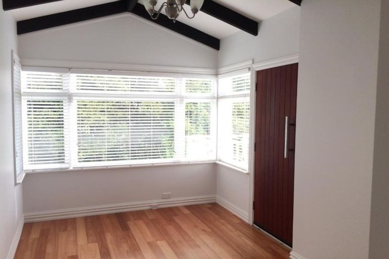 Photo of property in 465 East Coast Road, Murrays Bay, Auckland, 0630