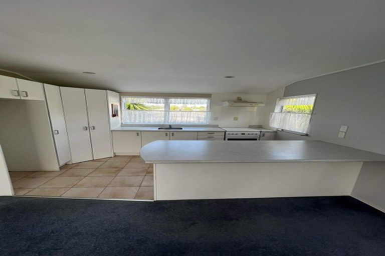 Photo of property in 24 Sheridan Drive, New Lynn, Auckland, 0600