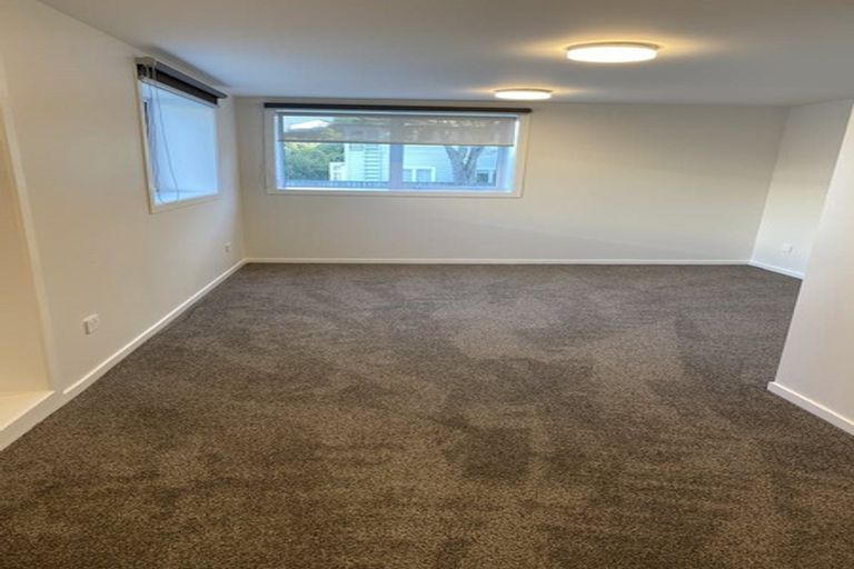 Photo of property in 31 Apuka Street, Brooklyn, Wellington, 6021