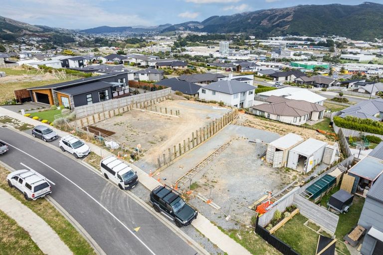 Photo of property in 4 Te Hoiere Street, Aotea, Porirua, 5024