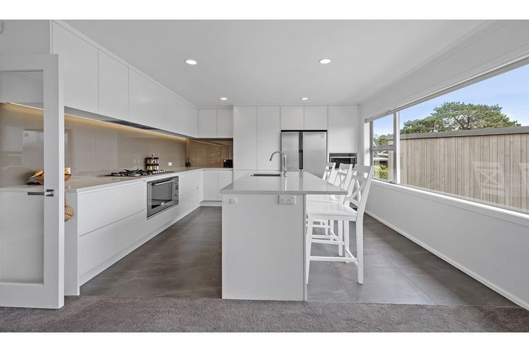 Photo of property in 54 Aberdeen Road, Campbells Bay, Auckland, 0620