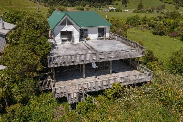 Photo of property in 573 Port Underwood Road, Whatamango Bay, Picton, 7281