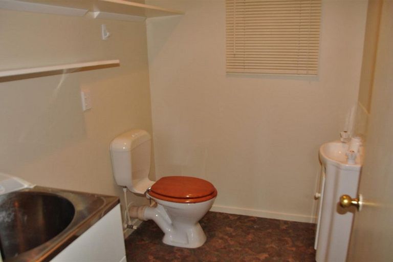 Photo of property in 1/130 Mount Pleasant, Mount Pleasant, Christchurch, 8081