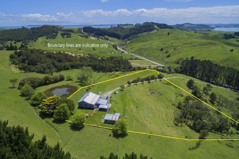 Photo of property in 1093 Run Road, Tapora, Wellsford, 0977