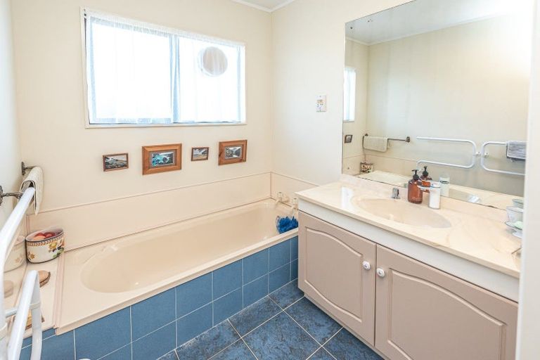 Photo of property in 4 Hampton Place, Springvale, Whanganui, 4501