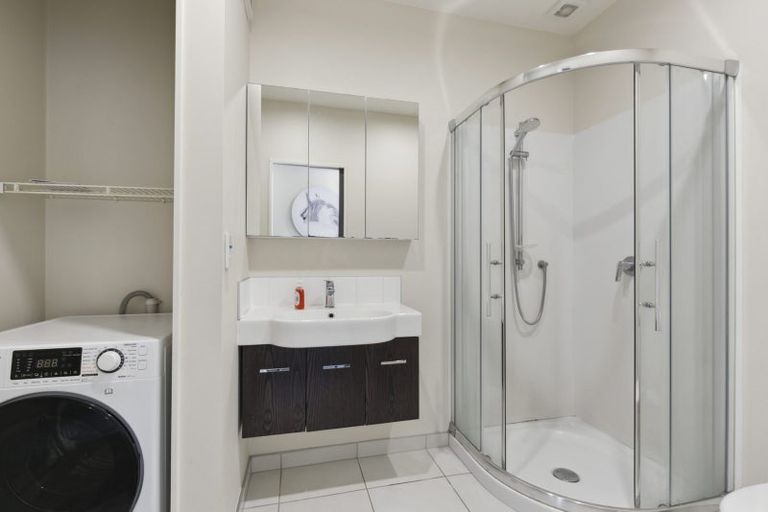 Photo of property in Terrace Garden Apartments, 14b/120 The Terrace, Wellington Central, Wellington, 6011