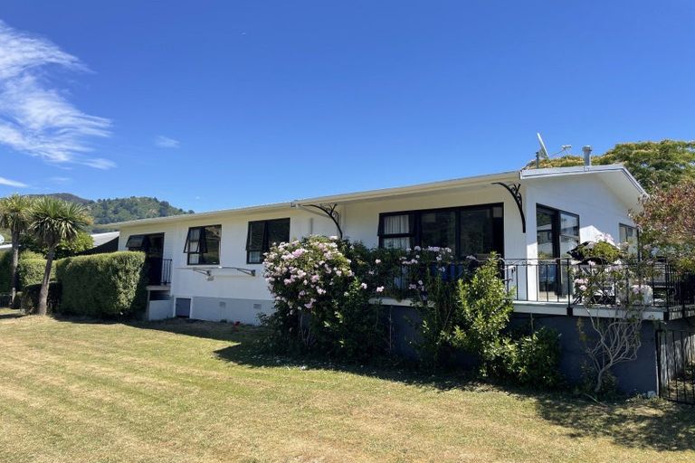 Photo of property in 247a Waikawa Road, Waikawa, Picton, 7220