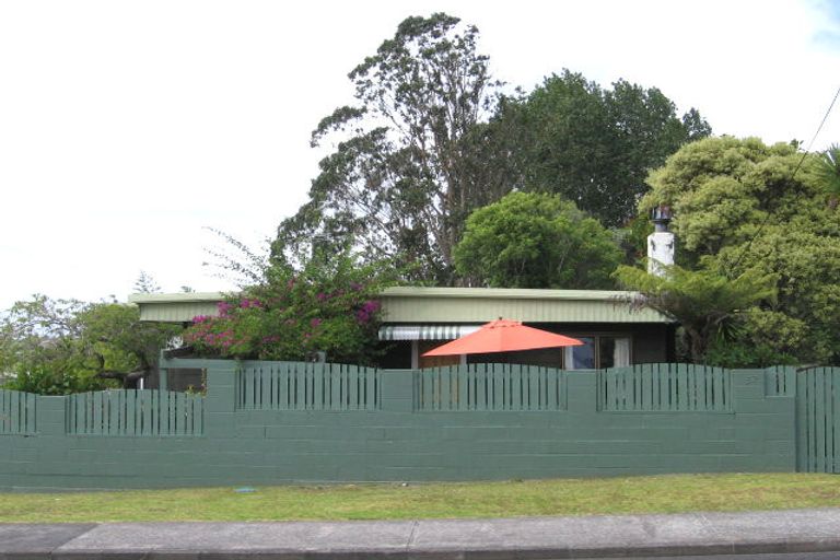 Photo of property in 37 Lancaster Road, Beach Haven, Auckland, 0626