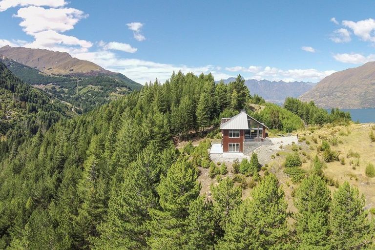 Photo of property in 673 Glenorchy-queenstown Road, Closeburn, Queenstown, 9371