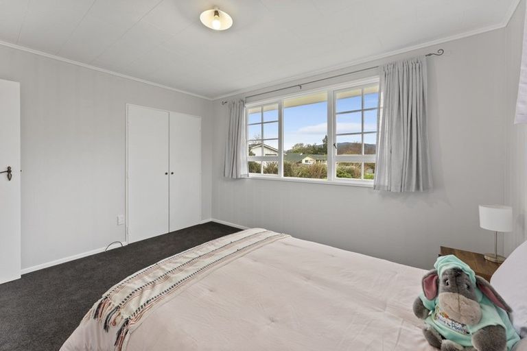 Photo of property in 56 Aniseed Grove, Timberlea, Upper Hutt, 5018