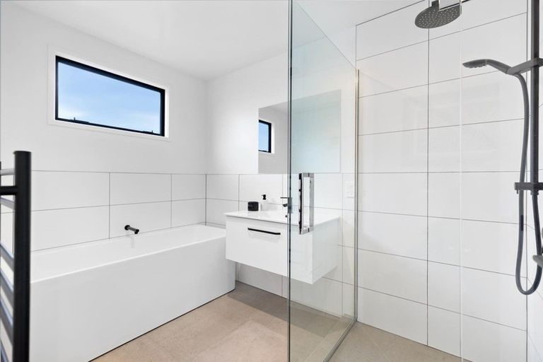 Photo of property in 7 Kerrera Lane, Jacks Point, Queenstown, 9371