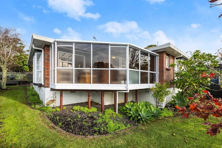 Photo of property in 1/19 Danbury Drive, Torbay, Auckland, 0630