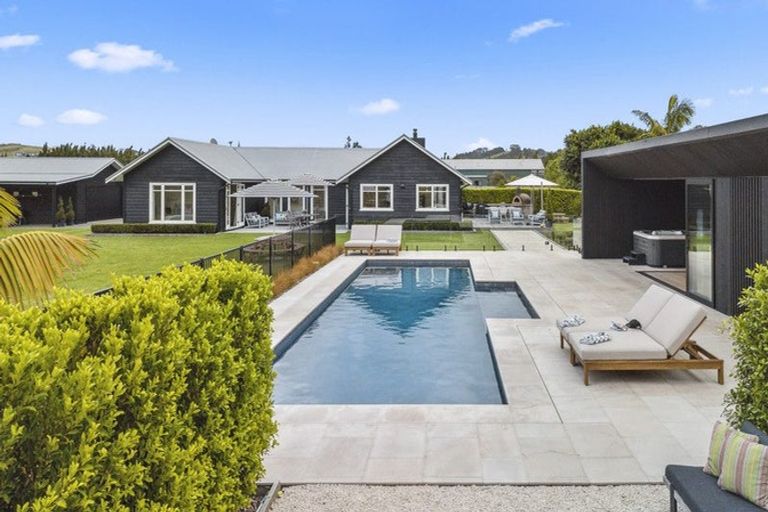 Photo of property in 142 Omaha Flats Road, Tawharanui Peninsula, Warkworth, 0986