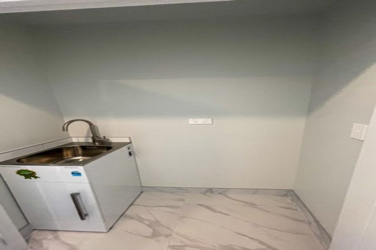 Photo of property in Peninsula Primary School, 61 Wharf Road, Te Atatu Peninsula, Auckland, 0610