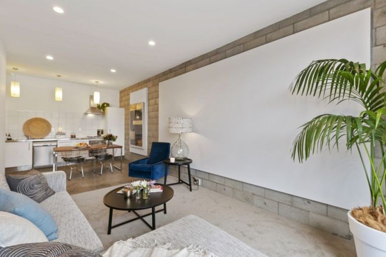 Photo of property in Mondrian Townhouses, 4/24 Hanson Street, Mount Cook, Wellington, 6021