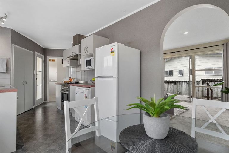 Photo of property in 17 Jonathon Street, Brookfield, Tauranga, 3110