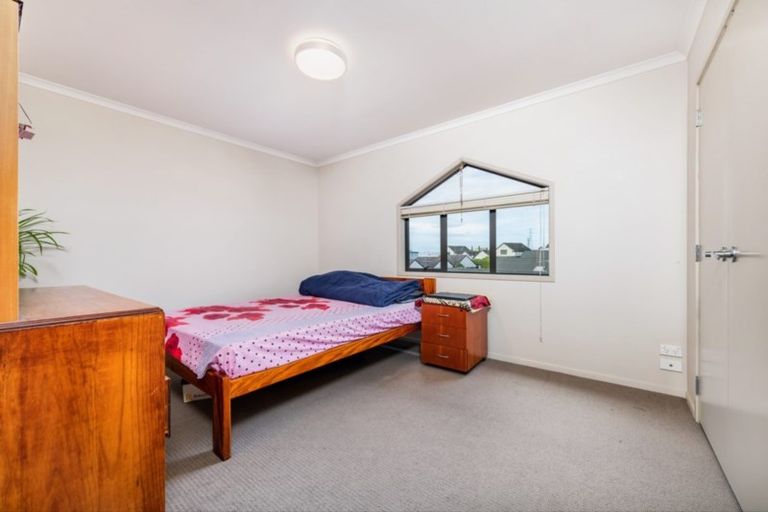 Photo of property in St Claire Village, 5/172 Mcleod Road, Te Atatu South, Auckland, 0610